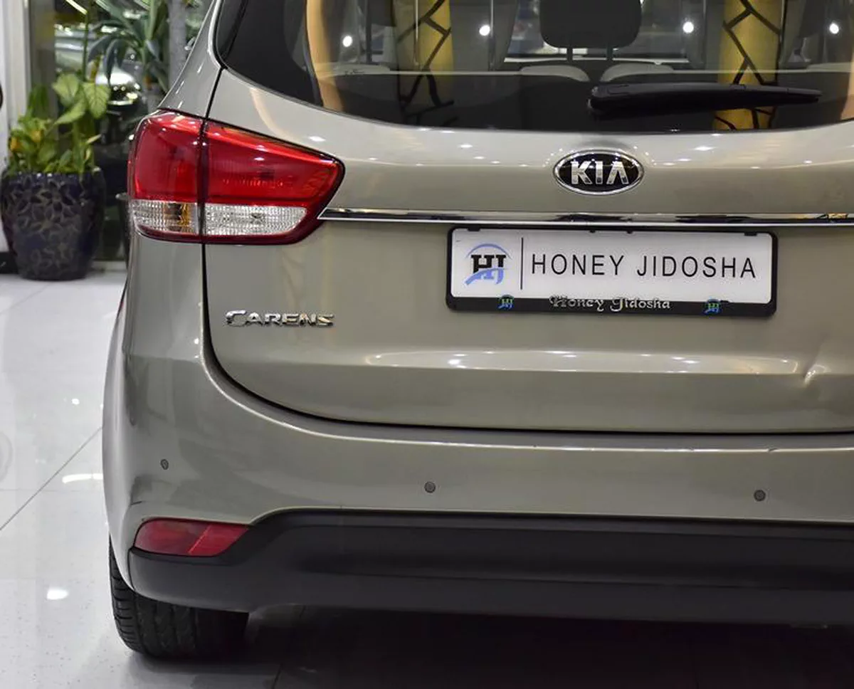KIA Carens 1.6L ( 2017 Model ) in Beige Color GCC Specs-13-13
