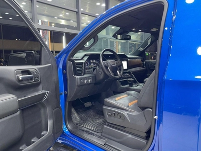 GMC Sierra SE 5.3L V8 AT4 Crew Cab (AWD)-9