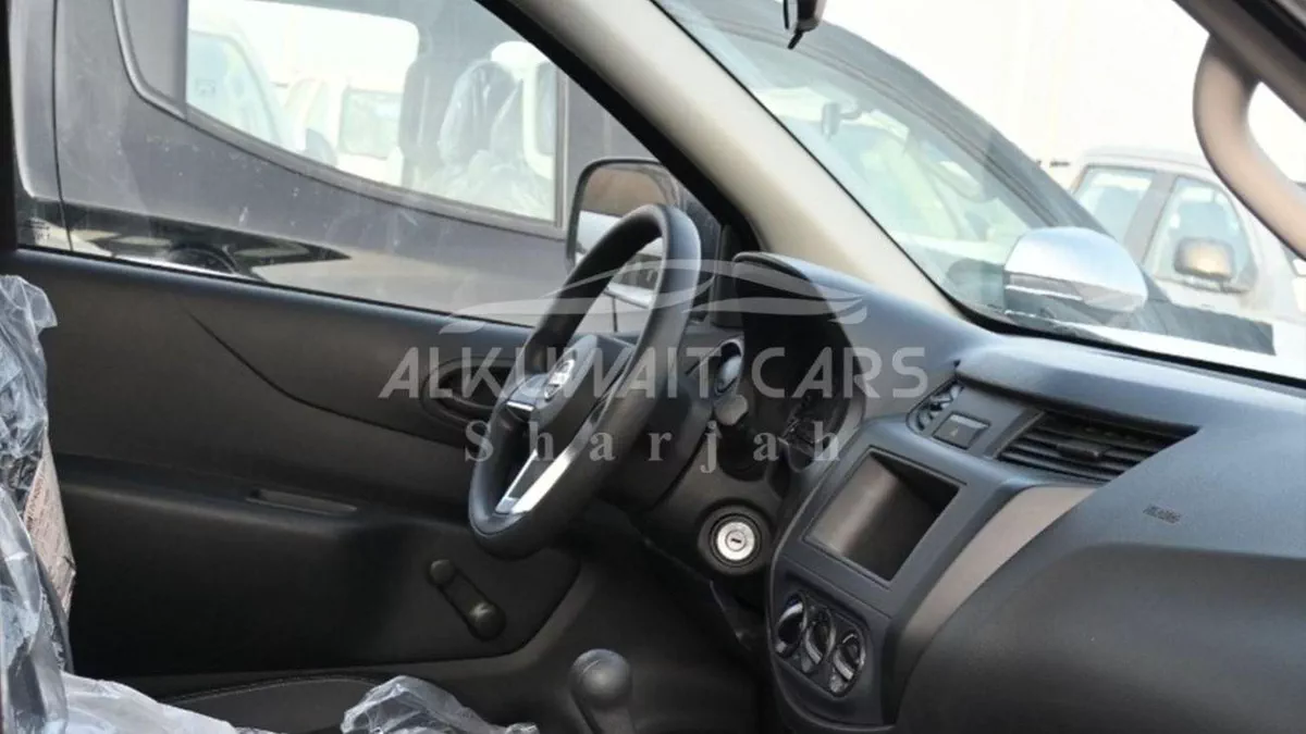 Nissan Navara NISSAN NAVARA 2.5 PETROL XE 4X2 MT SC PLUS-3-0