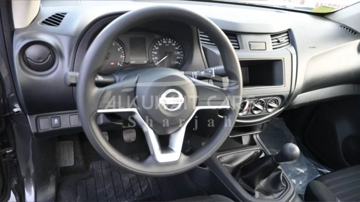 Nissan Navara NISSAN NAVARA 2.5 PETROL XE 4X2 MT SC PLUS-4-0