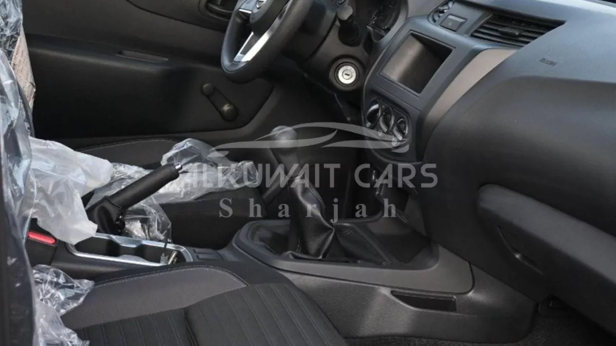 Nissan Navara NISSAN NAVARA 2.5 PETROL XE 4X2 MT SC PLUS-7-0