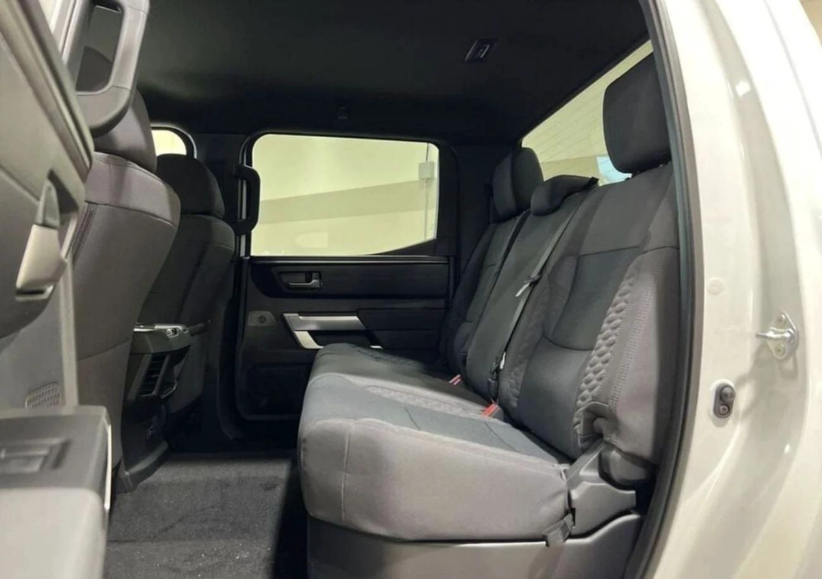 Toyota Tundra SR5 Crew Max 3.5L 4WD-1-1