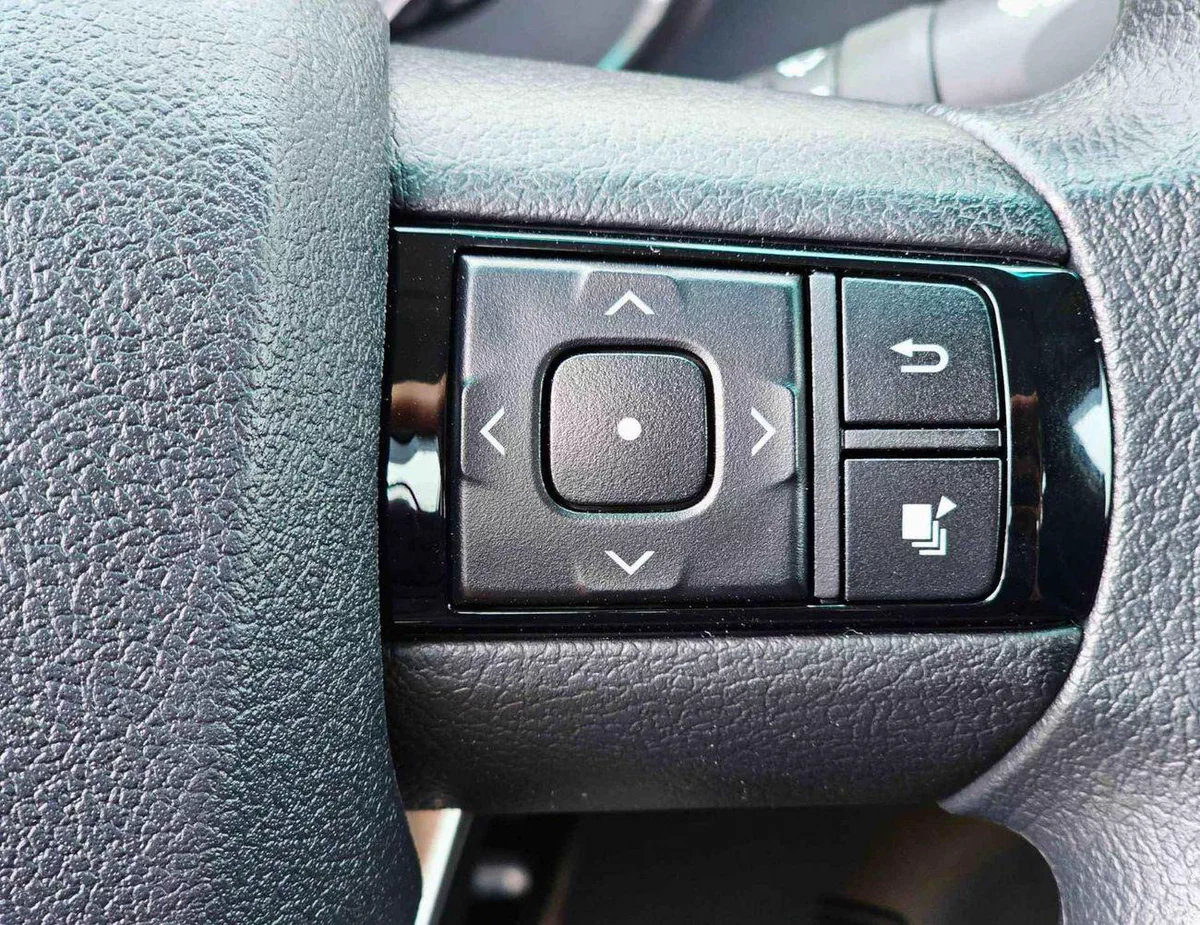 Toyota Hilux SR5 TRD || 4.0L PETROL V6 4WD | WOOD INTERIOR W VISOR | BLIND SPOT | DIFFLOCK | DVD+CAMERA | READY S-17-0