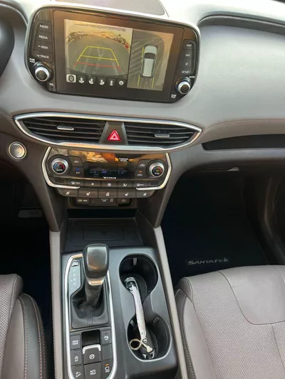 Hyundai Santa Fe STANDARD 2019 Hyundai Santa - Full Option - 2.4L - V4 - Panoramic View - Push Start - Leather and Electric-36-21