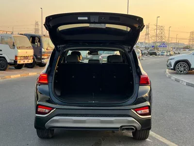 Hyundai Santa Fe STANDARD 2019 Hyundai Santa - Full Option - 2.4L - V4 - Panoramic View - Push Start - Leather and Electric-36-8