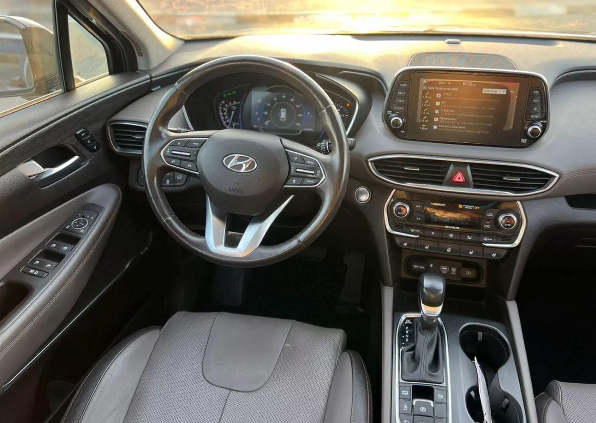 Hyundai Santa Fe STANDARD 2019 Hyundai Santa - Full Option - 2.4L - V4 - Panoramic View - Push Start - Leather and Electric-36-12-0