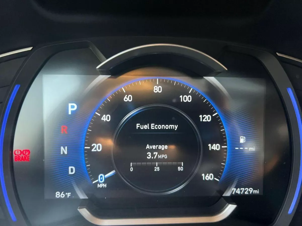 Hyundai Santa Fe STANDARD 2019 Hyundai Santa - Full Option - 2.4L - V4 - Panoramic View - Push Start - Leather and Electric-36-17-0