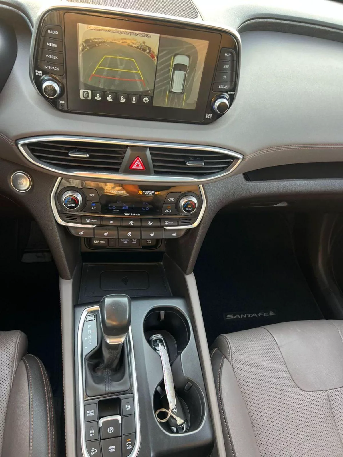 Hyundai Santa Fe STANDARD 2019 Hyundai Santa - Full Option - 2.4L - V4 - Panoramic View - Push Start - Leather and Electric-36-21-0