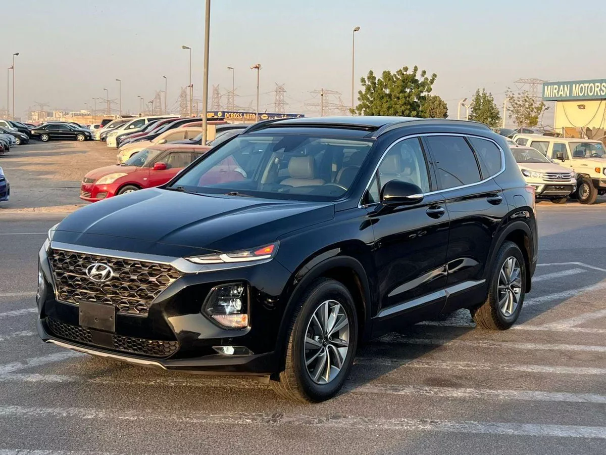 Hyundai Santa Fe STANDARD 2019 Hyundai Santa - Full Option - 2.4L - V4 - Panoramic View - Push Start - Leather and Electric-36-1-0