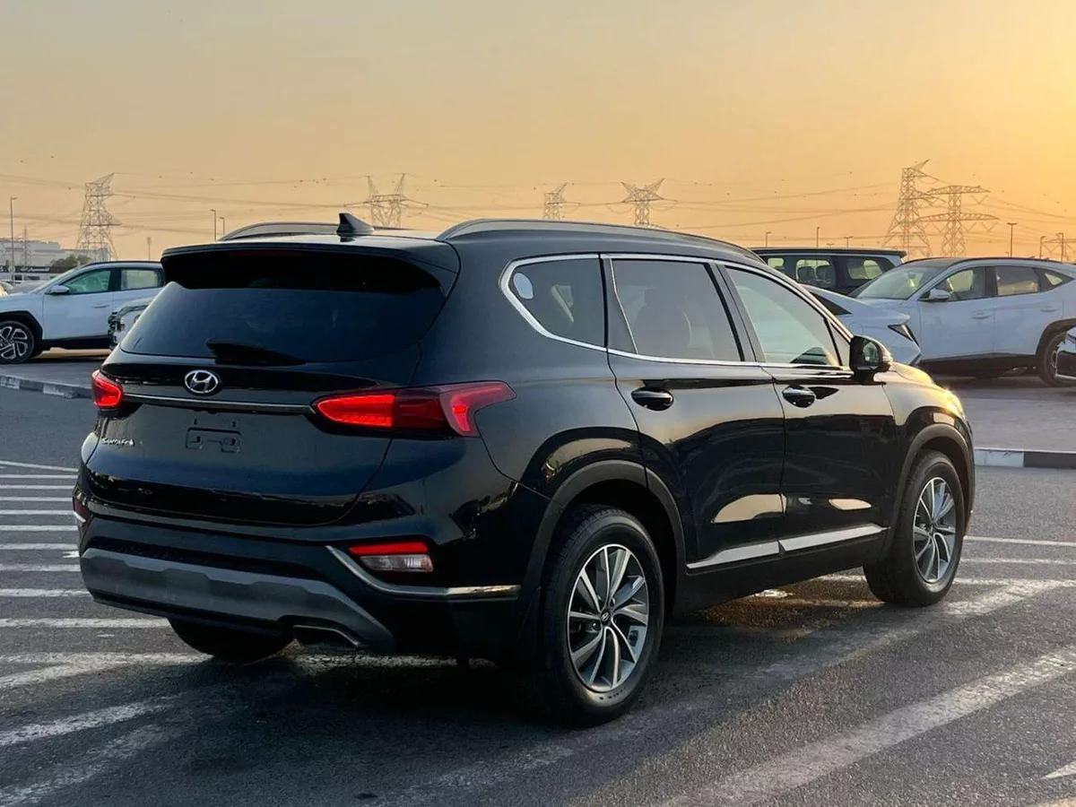 Hyundai Santa Fe STANDARD 2019 Hyundai Santa - Full Option - 2.4L - V4 - Panoramic View - Push Start - Leather and Electric-36-6-0