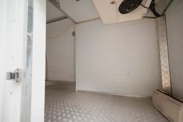 Urvan | High Roof Freezer Van | Manual | GCC Specs | Ref#N26583