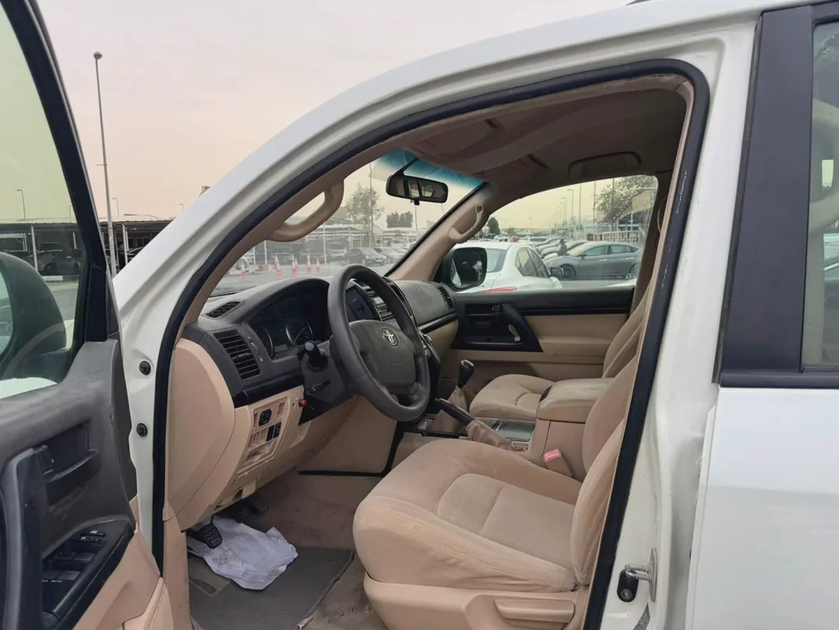 Toyota Land Cruiser GXR 2012 - GCC Specs - Well Maintained-10-10
