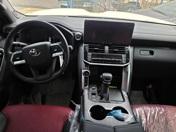 Toyota Land Cruiser 3.3L DIESEL TWIN TURBO VXR 2024