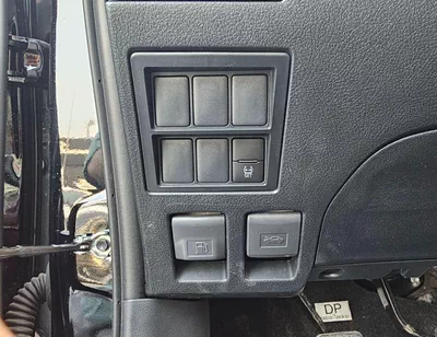 Toyota Hilux SR5 WIDE BODY DOUBLE CABIN || FULL OPTION  | PUSH START| WITHOUT DIFF-LOCK | PETROL M/T 2.7L V4 4WD-24