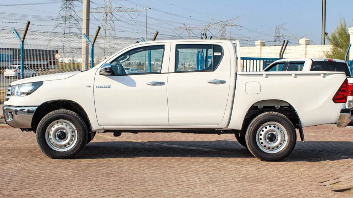 Toyota Hilux DLX TOYOTA HILUX BASIC OPTION 2024 V4 DIESEL 2.4L-5-0