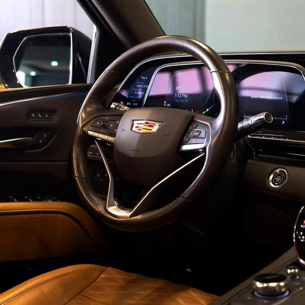 4,407 P.M • 0% Downpayment • Escalade Premium Luxury Platinum • 1 Year Warranty