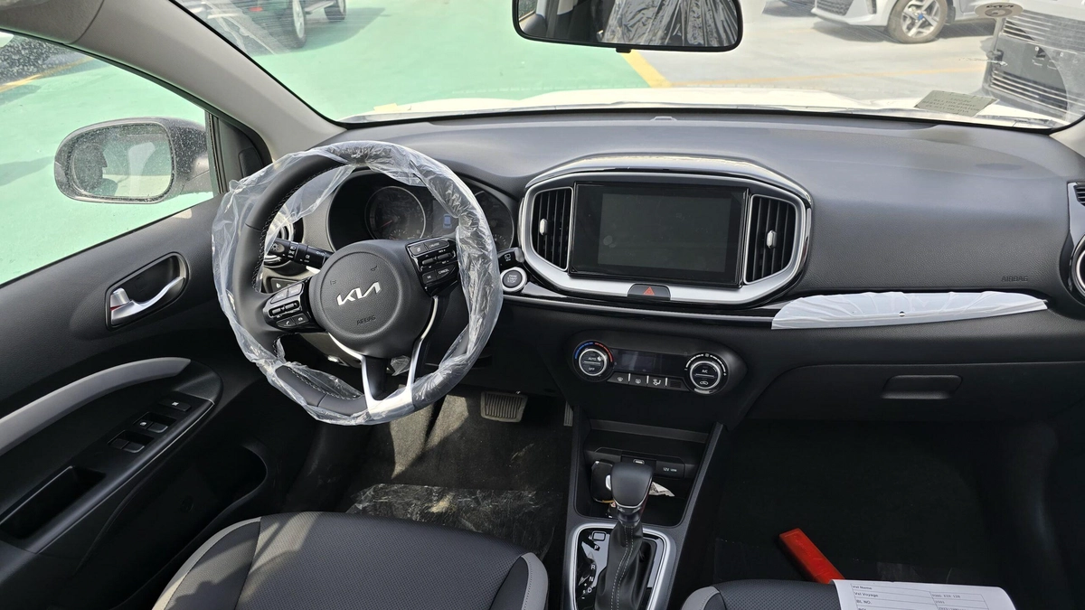 KIA KX1 WHITE COLOR LUXURY-5-5