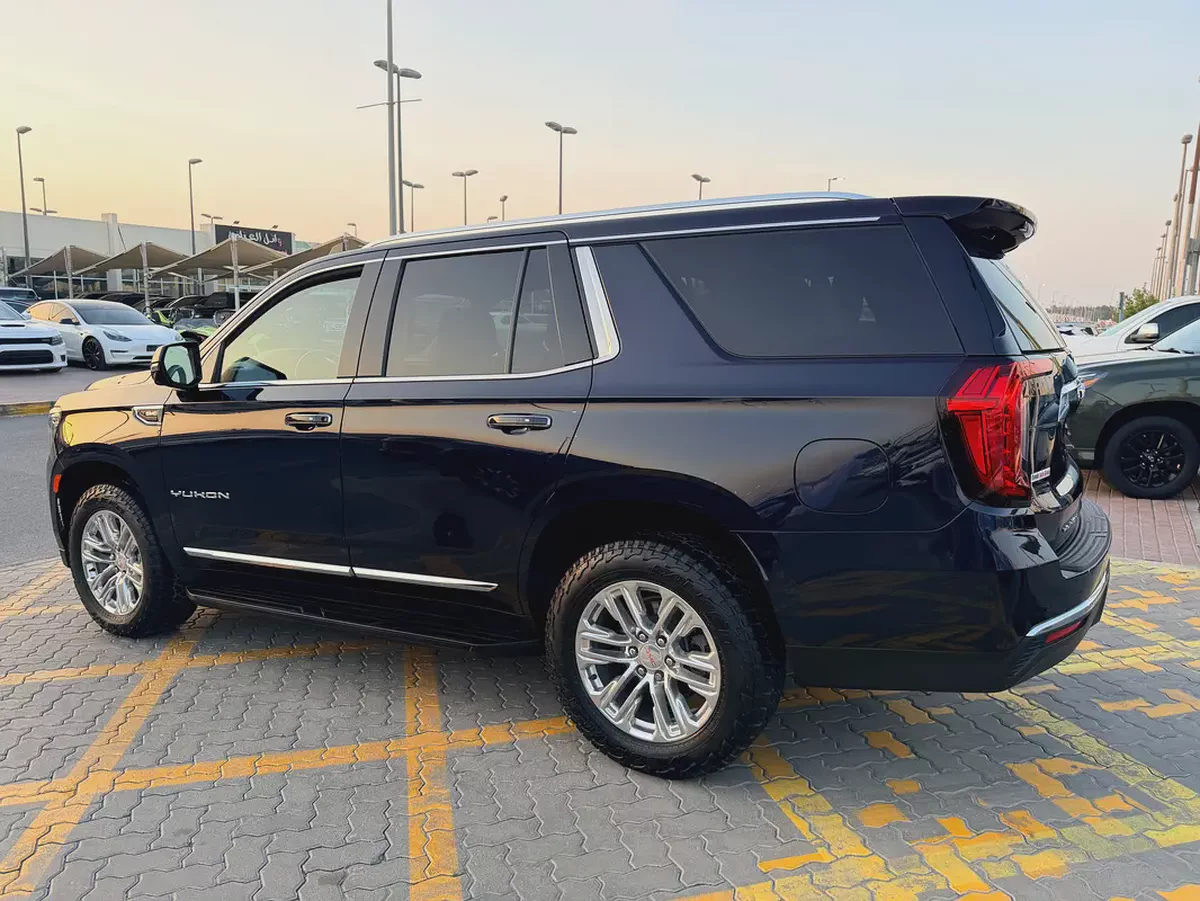 GMC Yukon SLT 2022 | V8 | Canadian Specs-4-4