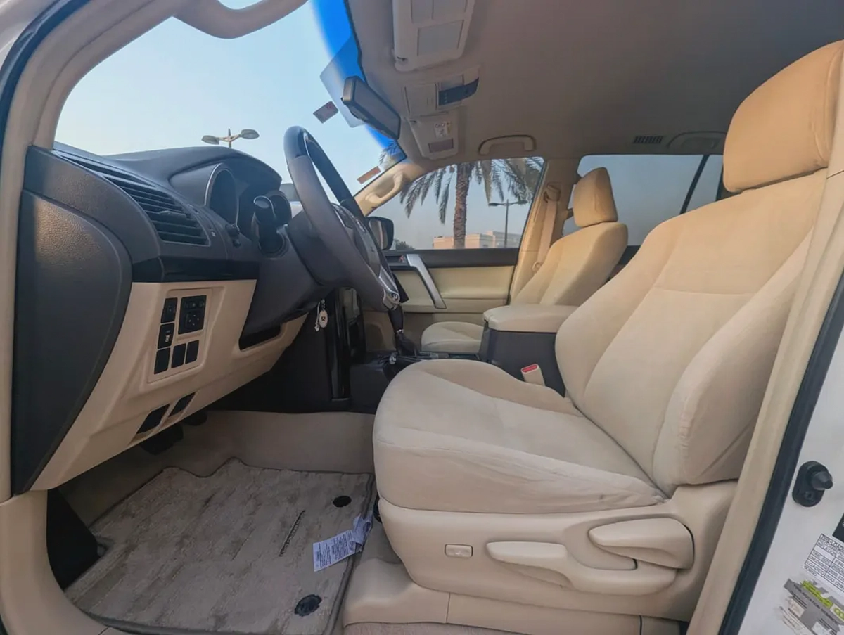 Toyota Prado GXR 2017 | GCC Specs | 62,381 KM | 2.7L V4 | Excellent Condition
