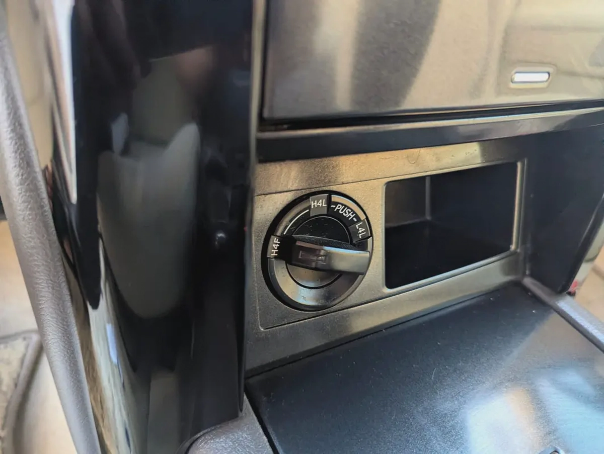 Toyota Prado GXR 2017 | GCC Specs | 62,381 KM | 2.7L V4 | Excellent Condition