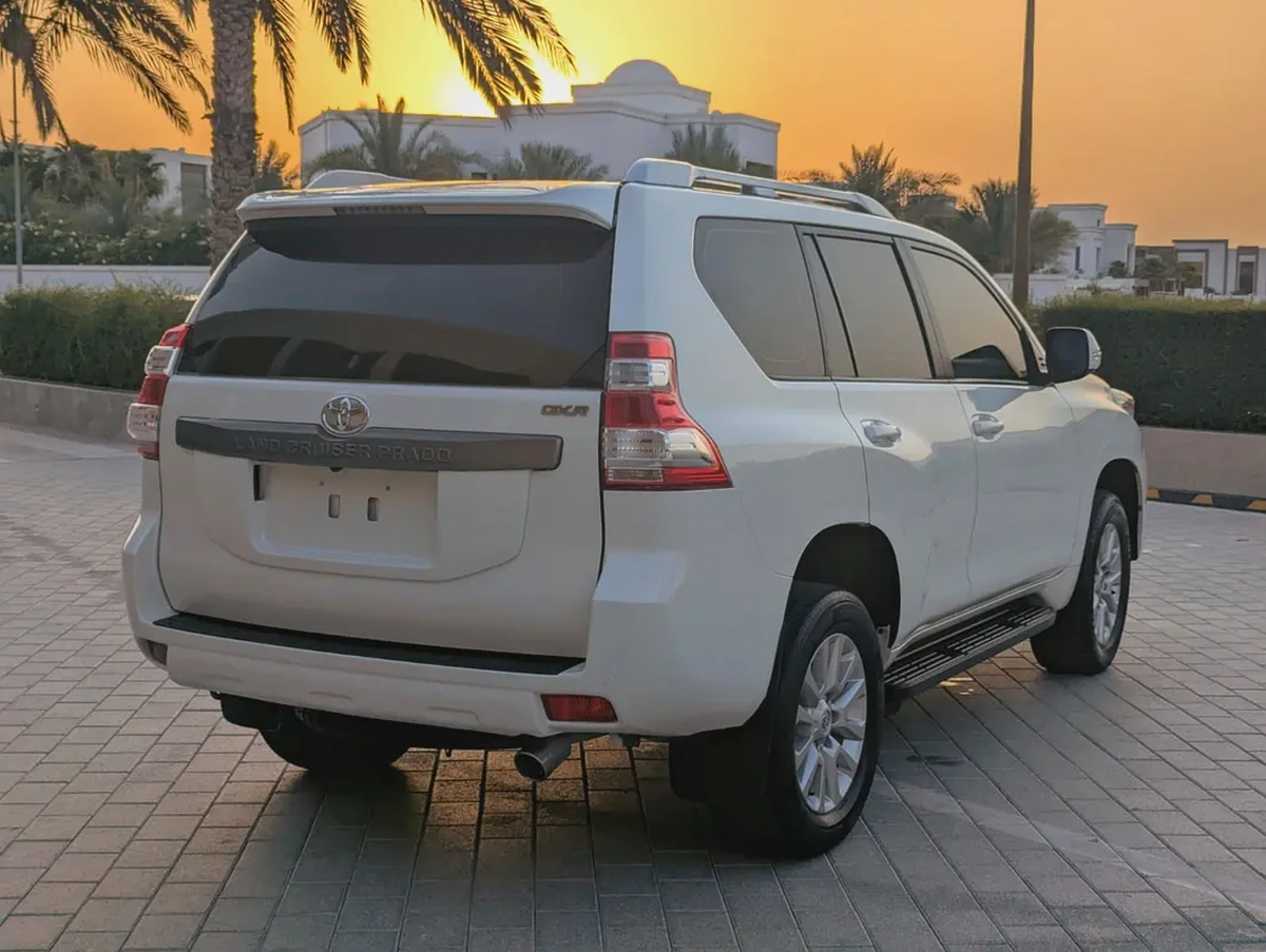 Toyota Prado GXR 2017 | GCC Specs | 62,381 KM | 2.7L V4 | Excellent Condition