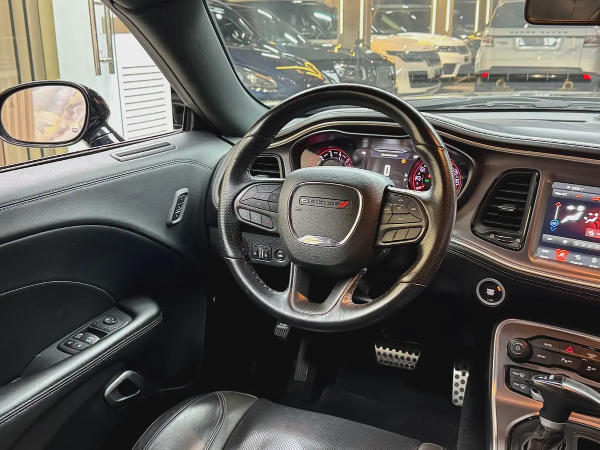 Dodge Challenger SXT Plus 2022 - American Specs - Pristine Condition-9-9