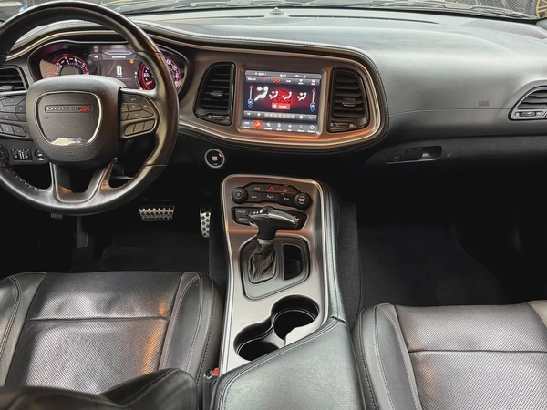 Dodge Challenger SXT Plus 2022 - American Specs - Pristine Condition
