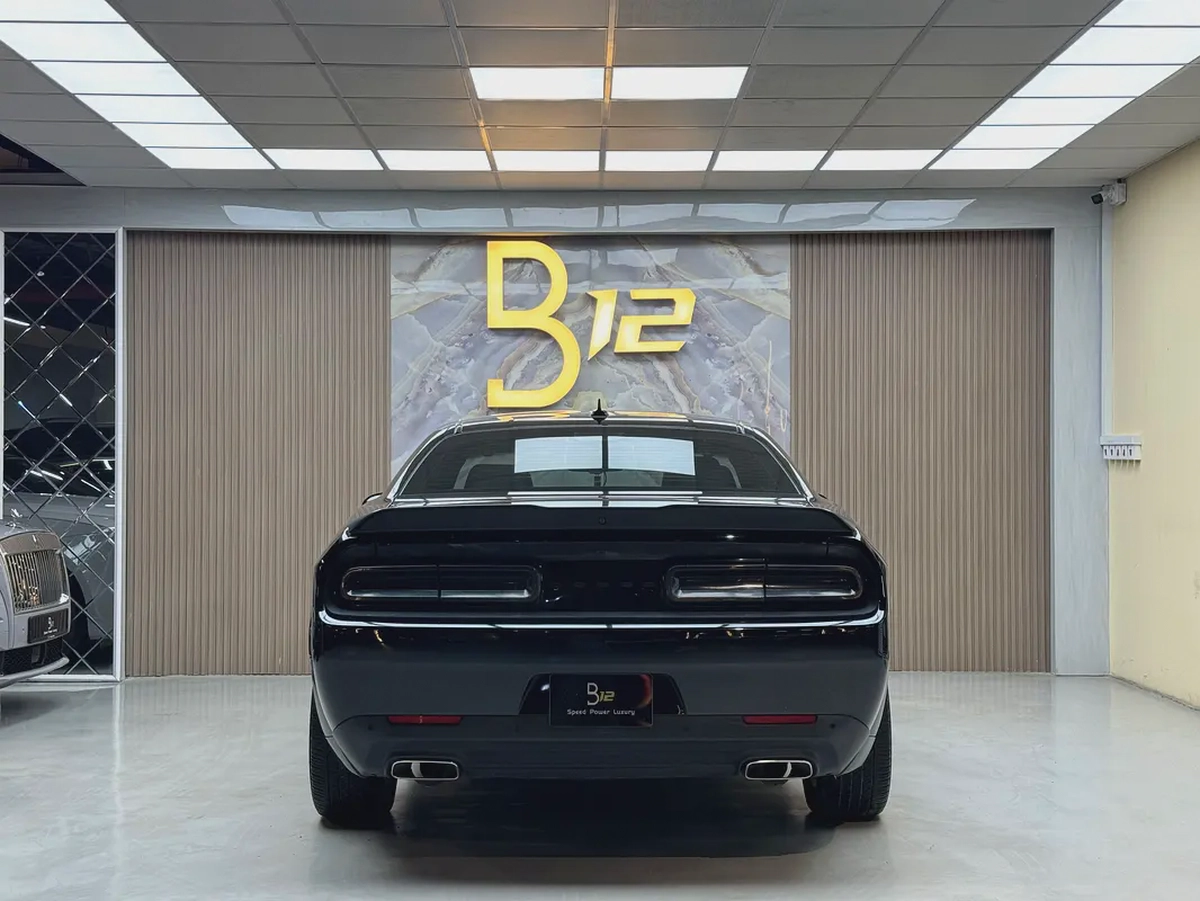 Dodge Challenger SXT Plus 2022 - American Specs - Pristine Condition-2-2