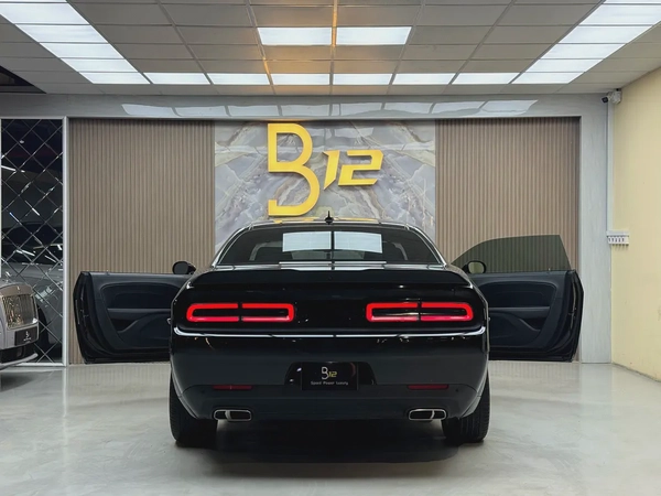 Dodge Challenger SXT Plus 2022 - American Specs - Pristine Condition