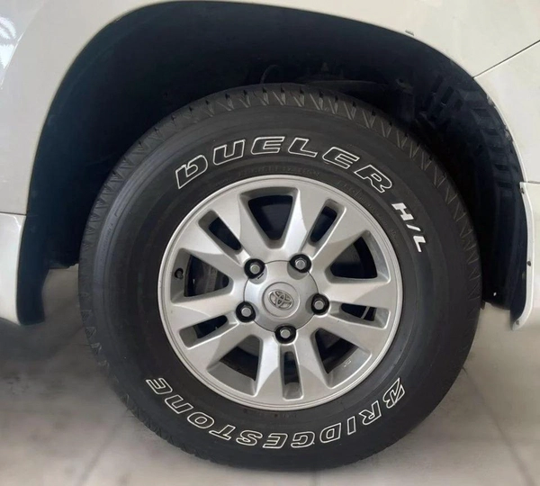 Toyota Land Cruiser GXR V6 3.0L-6CYL GCC FULL OPTION-EXCELLENT CONDITION-VAT INCLUSIVE