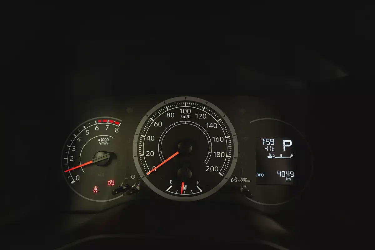 High Roof | Automatic | 13-Seater Passanger Van | GCC Specs | Ref#T38541-13-13