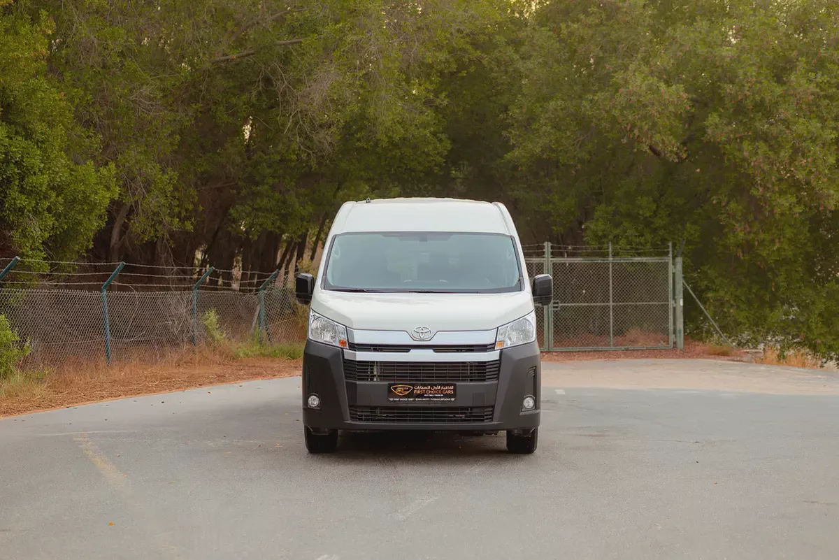 High Roof | Automatic | 13-Seater Passanger Van | GCC Specs | Ref#T38541-4-4