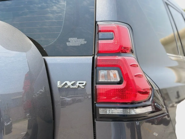 AED 3,020 P.M | 0% DOWN PAYMENT | TOYOTA PRADO VXR | 4.0L V6 4WD | AGENCY WARRANTY TILL 2028 | 2023