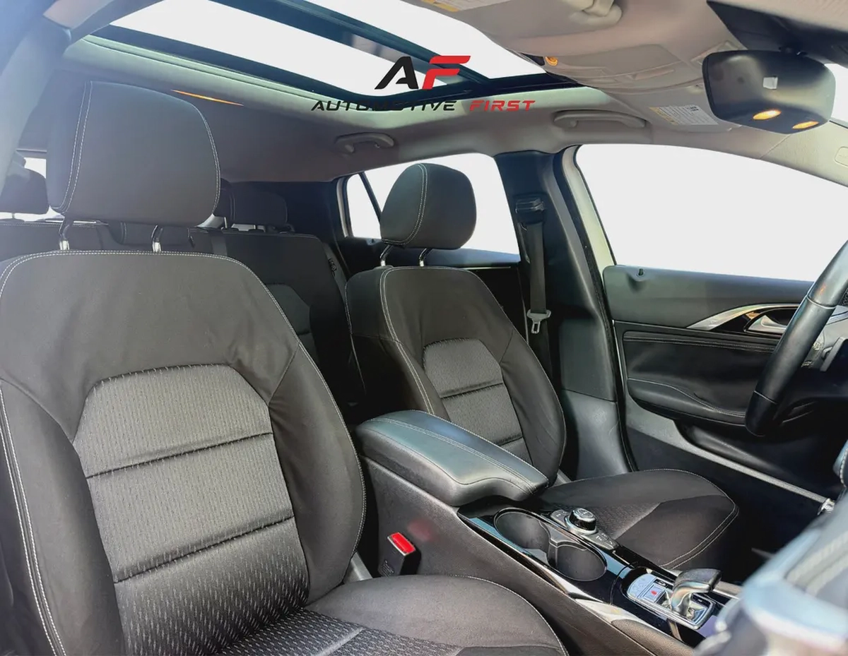 2017 Infiniti Q30 Premium | GCC Specs