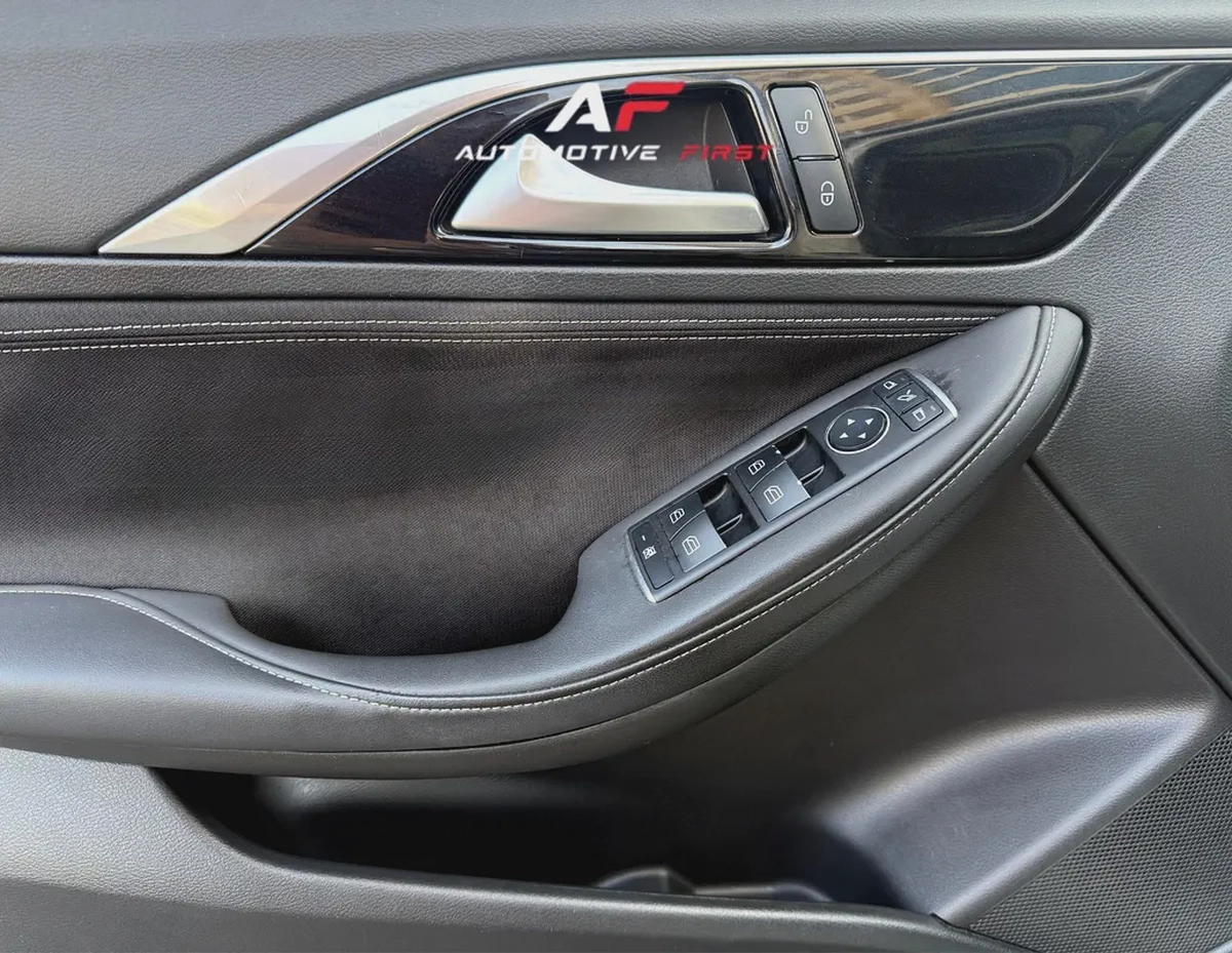 2017 Infiniti Q30 Premium | GCC Specs