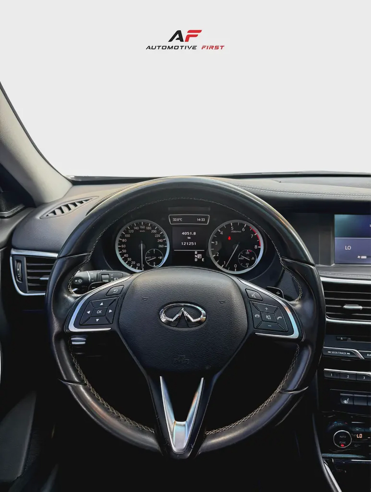 2017 Infiniti Q30 Premium | GCC Specs