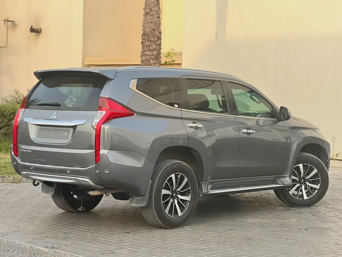 AED 995 EMI P.M| UNDER WARRANTY| MITSUBISHI | MONTERO|GLS PREMIUM|GCC|3.0 V6| 2017 |0% DOWNPAYMENT-3-3