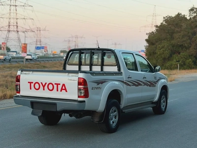 Toyota Hilux Double Cab GLX 2014 | GCC Specs | Well Maintained-3