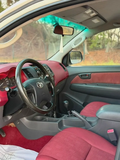 Toyota Hilux Double Cab GLX 2014 | GCC Specs | Well Maintained-6
