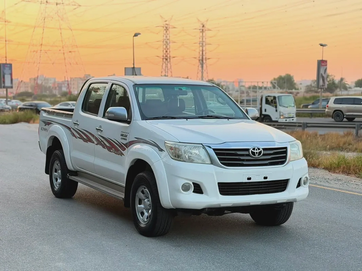Toyota Hilux Double Cab GLX 2014 | GCC Specs | Well Maintained-2-2