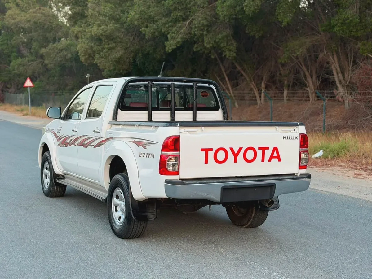 Toyota Hilux Double Cab GLX 2014 | GCC Specs | Well Maintained-4-4