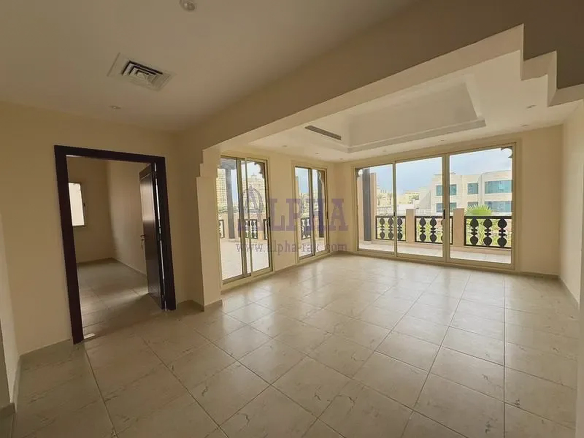 Luxury 5 Bed Villa | Spacious | Sea View-4-4