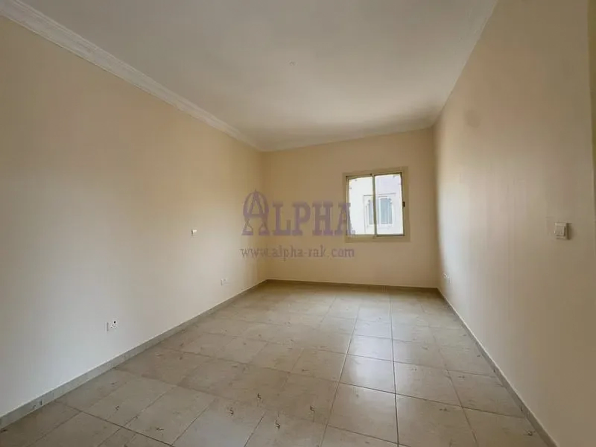 Luxury 5 Bed Villa | Spacious | Sea View-2-2
