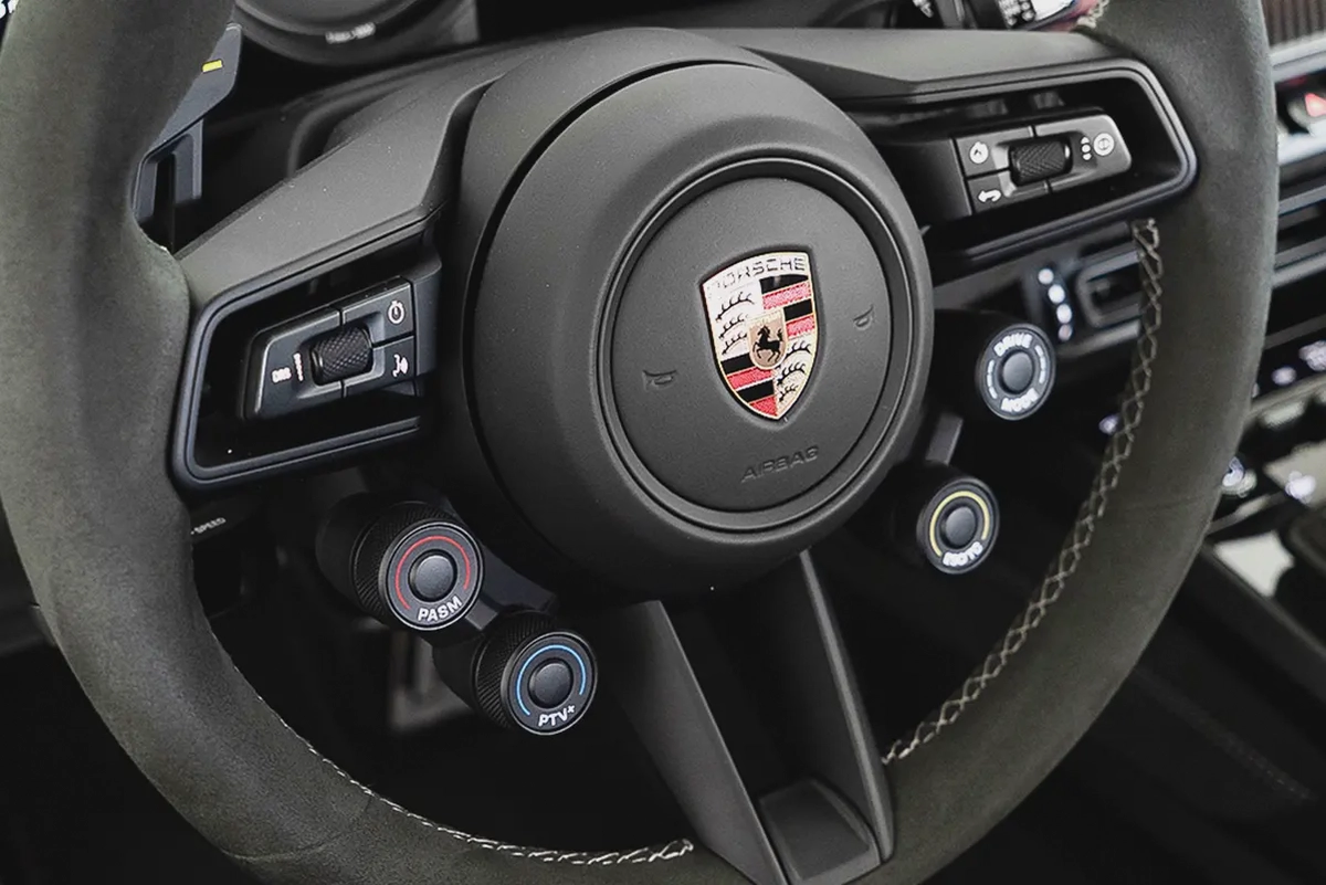 19,322 AED / 60 month’s | 20% DP | 2025 Porsche 992.1 GT3 RS / Porsche Warranty / European Spec