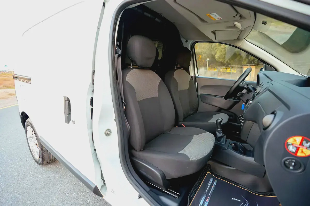 Renault Dokker Delivery Van | GCC Specs | Ref#R32405-8-8