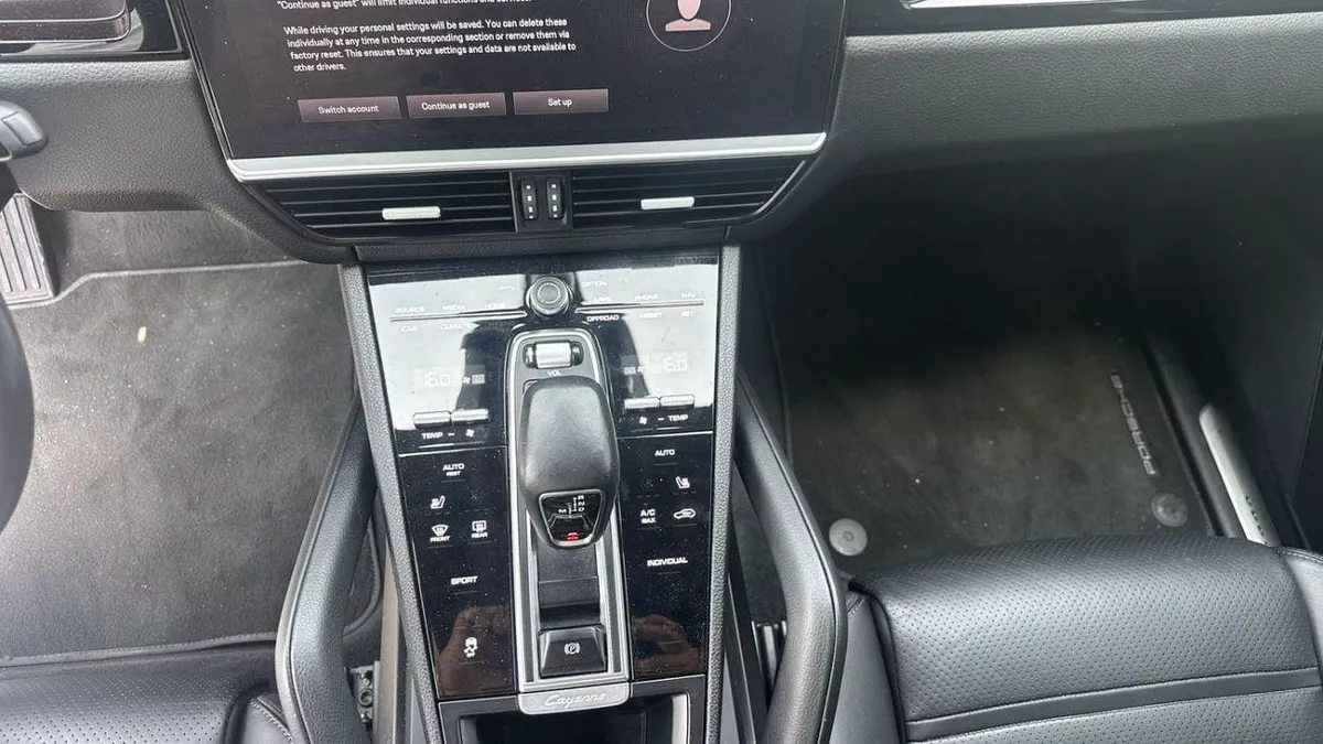 Porsche Cayenne STANDARD Porsche Cayenne 2022 USA specs | Clean Title | 2 year warranty-12-0