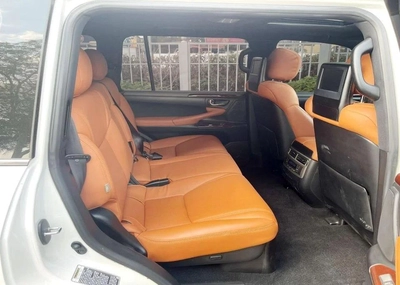 Lexus LX 570 Prestige 5.7L-10