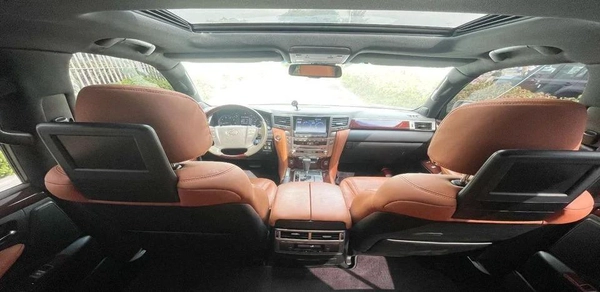 Lexus LX 570 Prestige 5.7L