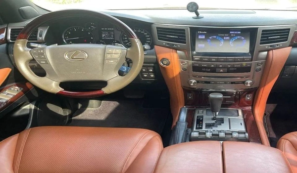 Lexus LX 570 Prestige 5.7L