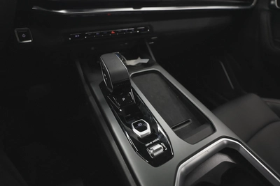 Geely RD6 Air-12